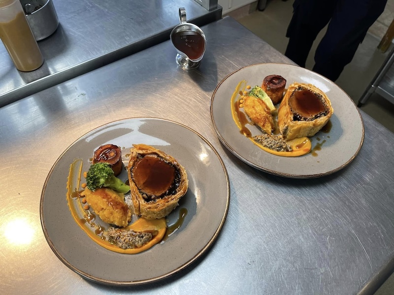 beef wellington meal made up